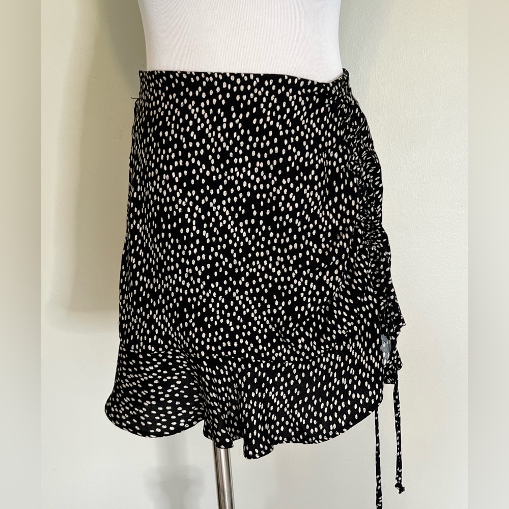 Urban Romantics Black and Beige Polka Dot Ruffle Hem Mini Skirt